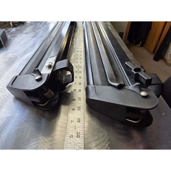 Yakima Ski racks  Snowboard Racks Roof  Carrier Mounts W Locks Open Close No Key - Picture 5 of 5